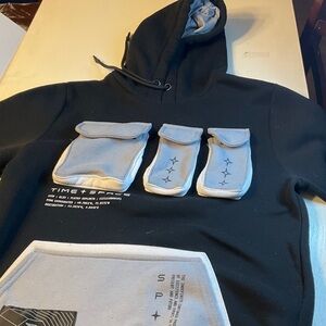 L*Space Black and Gray Graphic Top